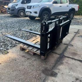 Foto inzerátu Vidlice pro Manitou 3,5t 140cm plovoucí