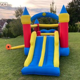 Foto inzerátu Skákací hrad skluzavka Velikost 11,5m2 - pronájem