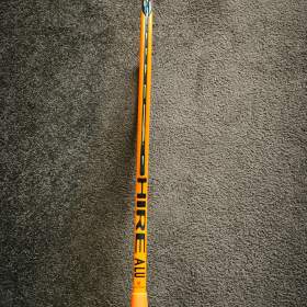 Tenisová raketa a squash raketa. / 19133232
