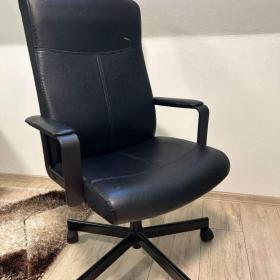 Foto inzerátu Psací stůl