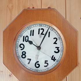 Foto inzerátu Nástěnné starší hodiny