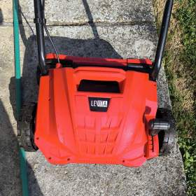 Foto inzerátu Elektrický vertikutátor Levita S 1400 2v1  