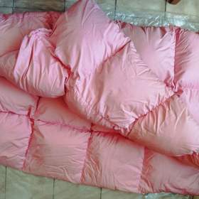 Foto inzerátu 4 napínací prostěradla, český výrobce Veba. Peřina s husím peřím.  Povlak na deku.