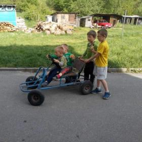 Foto inzerátu Hlídání děti u Vás doma nebo u mě doma