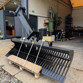 Foto inzerátu Hydraulická prolamovaná srovnávací lopata, hrábě 220 cm s prodloužením ramene 9-12t