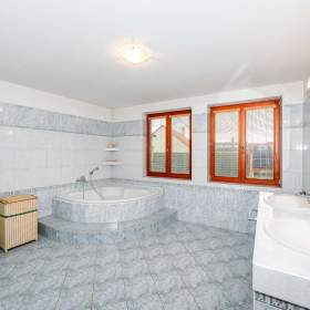 Foto inzerátu Prodej, prodej na splátky rodinný dům Uhřice