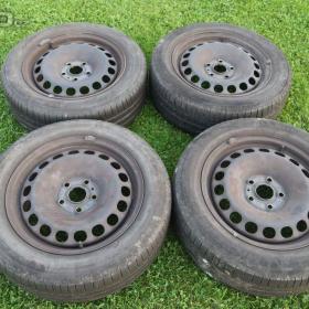 Fotka k inzerátu Sada kol -  disky 6,5Jx16H2 Passat B6, pneu MICHELIN 205/55/R16 / 19331103
