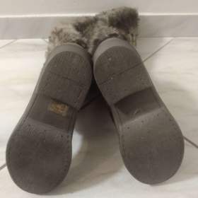 Foto inzerátu Dívčí kozačky s kožíškem.