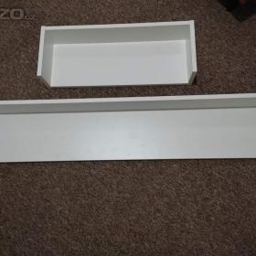 Foto inzerátu Police bílé/ 2 kusy