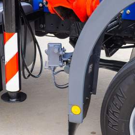 Foto inzerátu MERCEDES AXOR 1828 - TŘÍSTRANNÝ SKLÁPĚČ + HYDR. RUKA EURO4