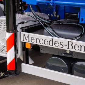 Foto inzerátu MERCEDES AXOR 1828 - TŘÍSTRANNÝ SKLÁPĚČ + HYDR. RUKA EURO4