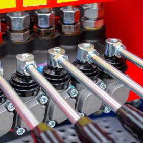 Foto inzerátu MERCEDES AXOR 1828 - TŘÍSTRANNÝ SKLÁPĚČ + HYDR. RUKA EURO4