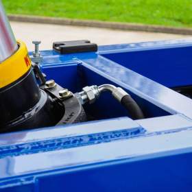 Foto inzerátu MERCEDES AXOR 1828 - TŘÍSTRANNÝ SKLÁPĚČ + HYDR. RUKA EURO4