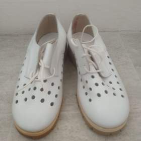 Foto inzerátu Nová dámská pracovní obuv.