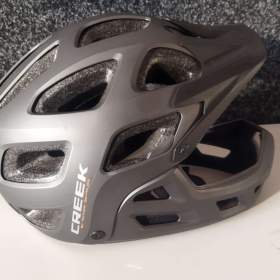 Fotka k inzerátu Přilba / 18493957