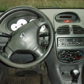 Foto inzerátu PEUGEOT 206 HATCHBACK 1.4i 55kW 2004 Facelift a 1.1i 44kW 2002 model I 