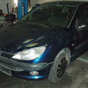 Foto inzerátu PEUGEOT 206 HATCHBACK 1.4i 55kW 2004 Facelift a 1.1i 44kW 2002 model I 