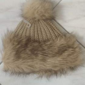 Foto inzerátu Nová zimní čepice béžová.