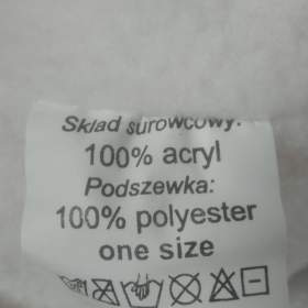 Foto inzerátu Nová zimní čepice s kožešinou.