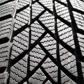 Foto inzerátu Po 1ks zánovní zimní pneu 205/55 R16: