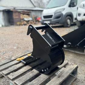 Foto inzerátu Lžíce pro minibagr 25cm 1,2t-2,5t