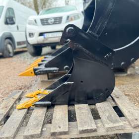 Foto inzerátu Lžíce pro minibagr 25cm 1,2t-2,5t