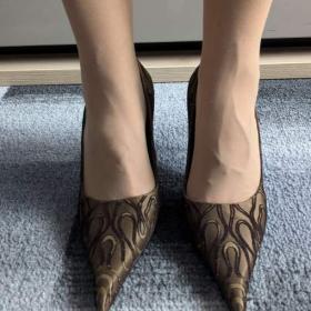 Foto inzerátu Luxusní designový set lodičky a kabelka (vel. 35)