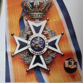 Foto inzerátu Faleristický materiál odkoupím hotově za katalogové ceny