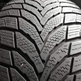 Sada nebo 2ks zimních pneu SUV pneu 235/55 R18 Nokian, Nexen / 19272954