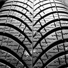 Po 1ks zimních pneu 205/55 R17: / 19274092