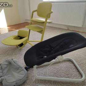 Foto inzerátu Kočárek trojkombinace,  kočárek sportovní, postýlka, jídelní stolek, houpátko, doplňky 