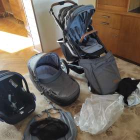 Fotka k inzerátu Kočárek trojkombinace, kočárek sportovní, postýlka, jídelní stolek, houpátko, doplňky  / 19484265