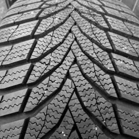 1ks nové zimní pneu 225/40 R18 a 215/40 R18 Nexen / 19285236