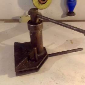 Fotka k inzerátu Prodám spec. ohybačku na roury / 19383415