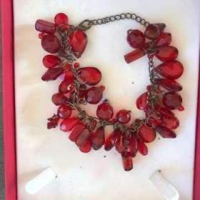 Foto inzerátu Prodám soupravu krásný náhrdelník s náramkem, červený