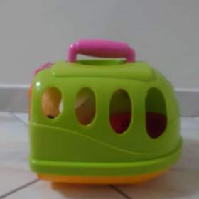 Foto inzerátu Přepravka, plyšák a příslušenství.