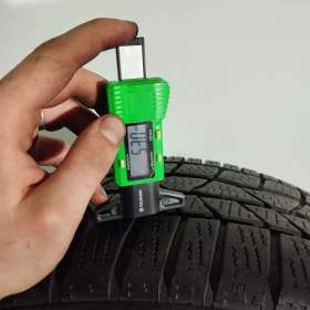 Foto inzerátu Originální sada kol MERCEDES GLA W156 19 - Zimní pneu 235/ 45/ R19