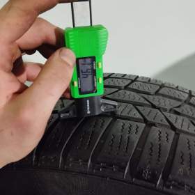 Foto inzerátu Originální sada kol MERCEDES GLA W156 19 - Zimní pneu 235/ 45/ R19