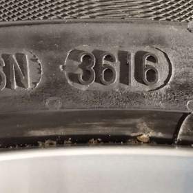 Foto inzerátu Originální sada kol MERCEDES GLA W156 19 - Zimní pneu 235/ 45/ R19