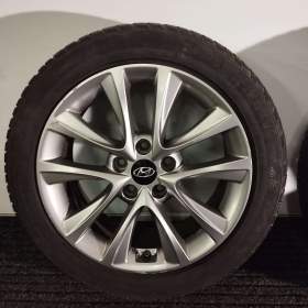 Foto inzerátu Originální sada kol HYUNDAI i40 17 - Zimní pneu 215/ 50/ R17