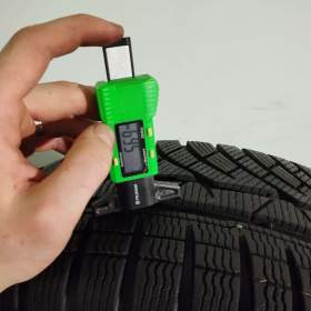 Foto inzerátu Originální sada kol BMW 5 F10 F11 6 F12 F13 17 - Zimní pneu 245/ 45/ R18