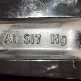 Foto inzerátu Originální sada kol VOLVO V60 S90 V90 19 - Zimní pneu 235/ 40/ R19