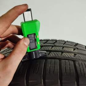 Foto inzerátu Originální sada kol OXIGIN 14 OXROCK 19 - Zimní pneu