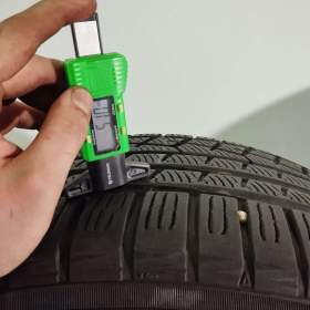 Foto inzerátu Originální sada kol OXIGIN 14 OXROCK 19 - Zimní pneu