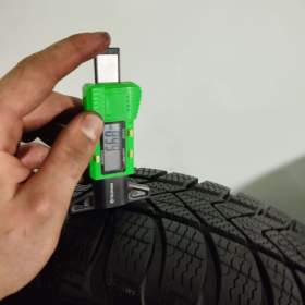 Foto inzerátu Originální sada kol VW BELMONT GOLF 17 - Zimní pneu