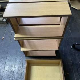 Foto inzerátu Prodám levně masivní šuplíky 