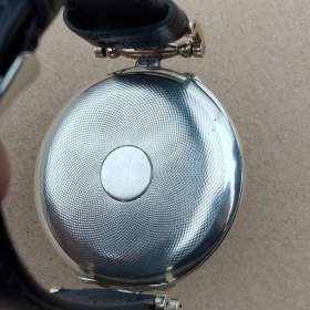 Foto inzerátu Starožitné stříbrné hodinky IWC Schaffhausen s krabičkou, páskem navíc, záruční list.