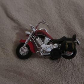 Foto inzerátu různé hračky