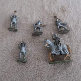 Foto inzerátu různé hračky