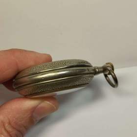 Foto inzerátu Kapesní hodinky s malovaným ciferníkem - nejdoucí